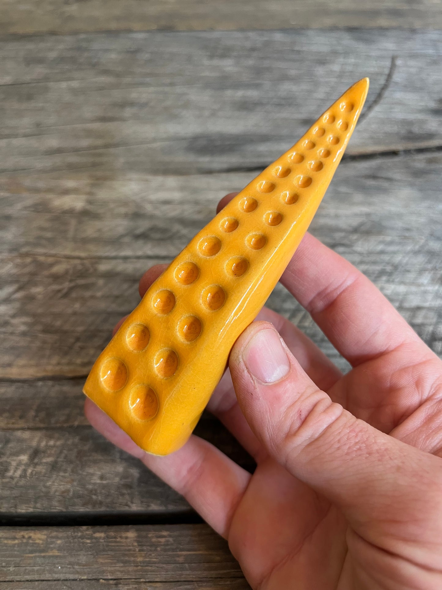 Ceramic tentacle ring holder