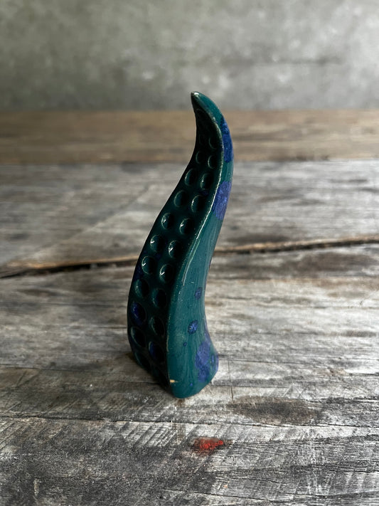 Ceramic tentacle ring holder