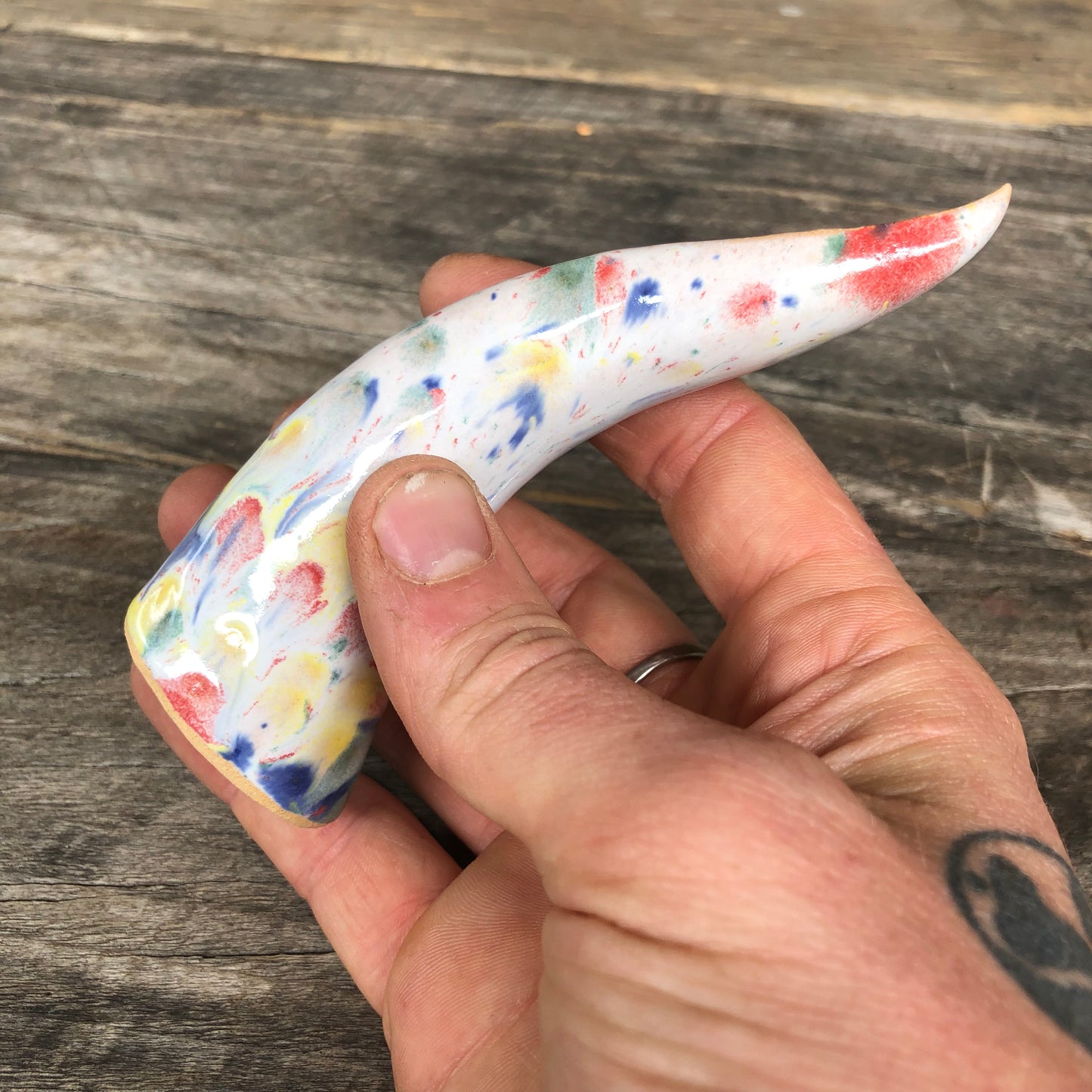 Ceramic tentacle ring holder