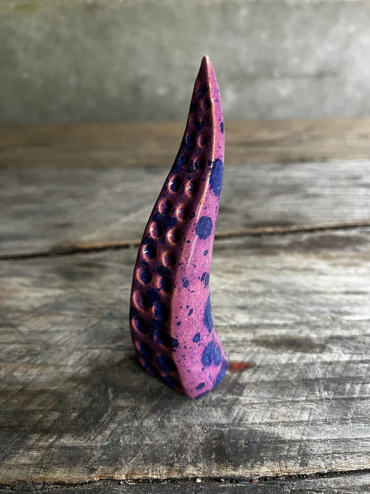 Ceramic tentacle ring holder
