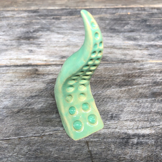 Ceramic tentacle ring holder