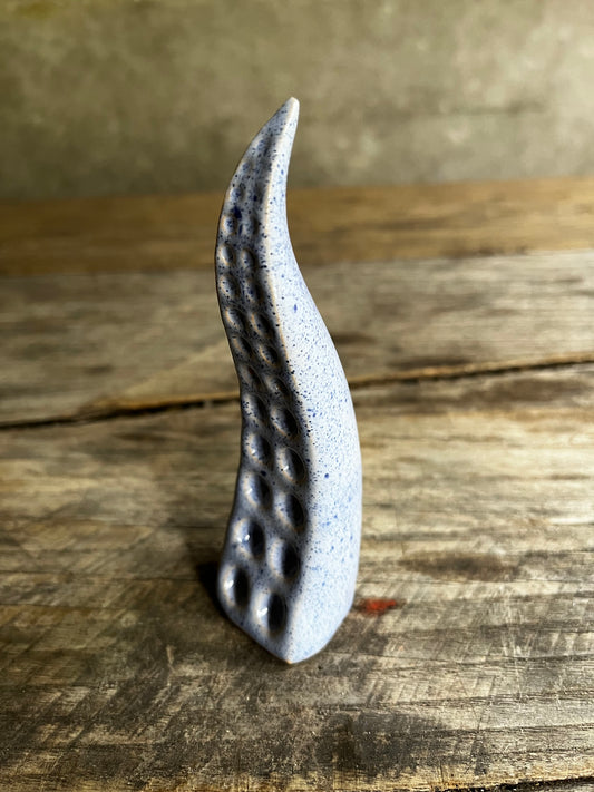 Ceramic tentacle ring holder